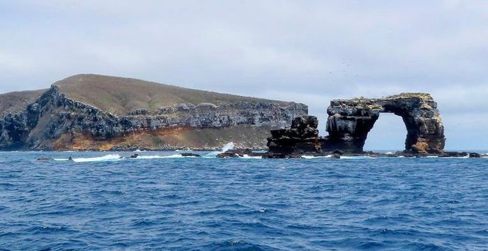 Arcul lui Darwin, din Insulele Galapagos, s-a prăbuşit în apele Oceanului Pacific