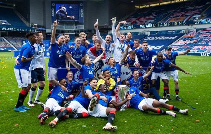 Glasgow Rangers sarbatoreste castigarea titlului