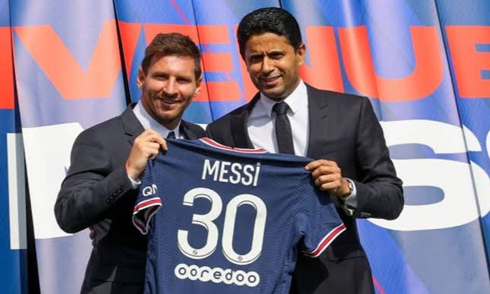 Messi a ajuns în Paris. Va purta tricoul cu numărul 30