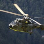 elicopter militar in zbor