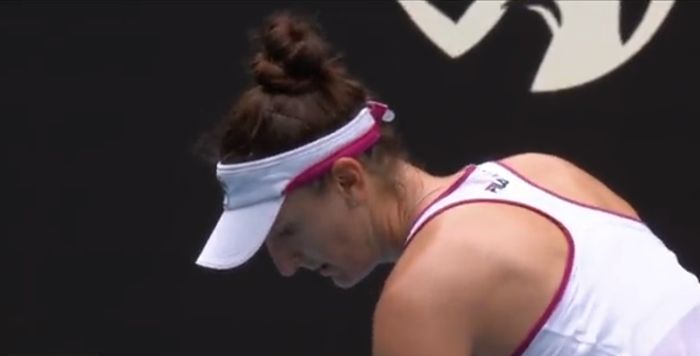 Irina Begu s-a calificat în optimile turneului de la Melbourne, cu o victorie în două seturi