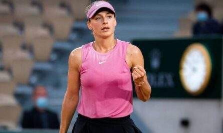 Ana Bogdan cu bluza roz victorie