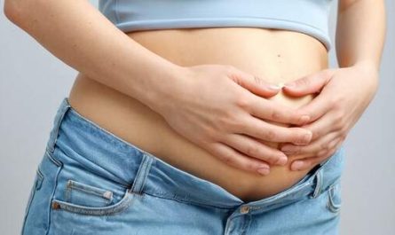 persoana cu balonare burta umflata