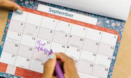 calendar pe o luna an notari plan